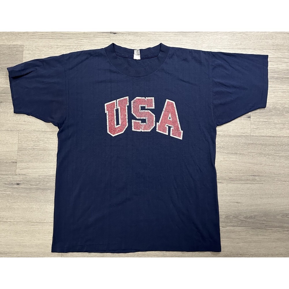 Vintage USA Shirt Adult L Single Stitch Made in USA Graphic Medallion 1980s